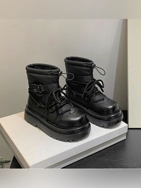 NWT mid-rise boots, lace-up snow boots, non-slip platform winter outdoor boots